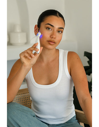 LED Derma Roller Kit White