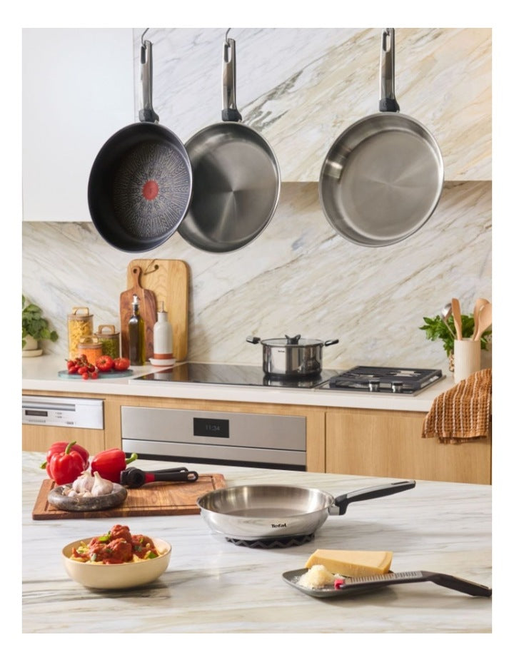 Emotion Induction Non-Stick Wok 28cm in Silver