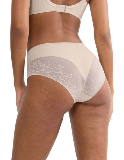Comfort Contour Maxi Brief in Nude Beige