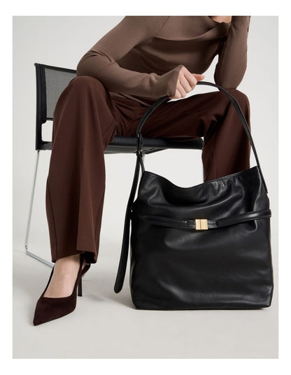 Bambi Shoulder Bag in Black