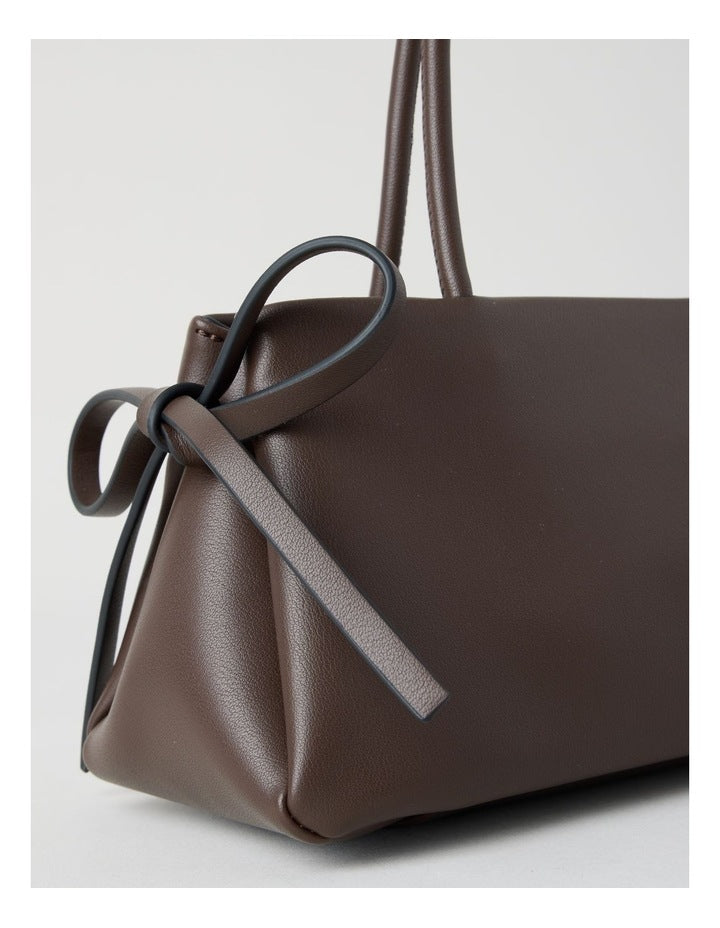 Tory Shoulder Bag in Chocolate