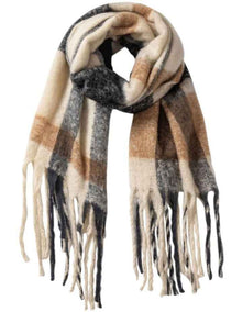 Plaid With Fringing Winter Scarf in Black/Ivory