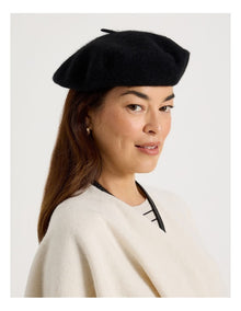 Beret Winter Hat in Black