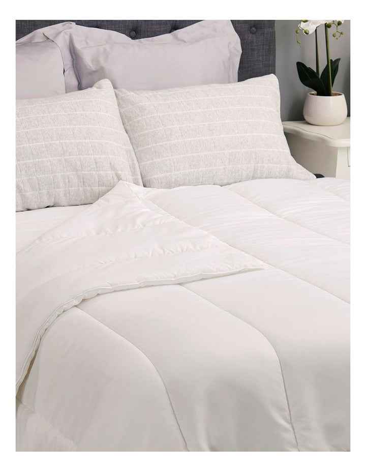 Quilt & Pillow Bed Pack in White