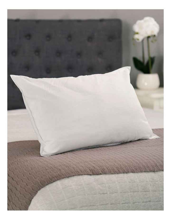Quilt & Pillow Bed Pack in White