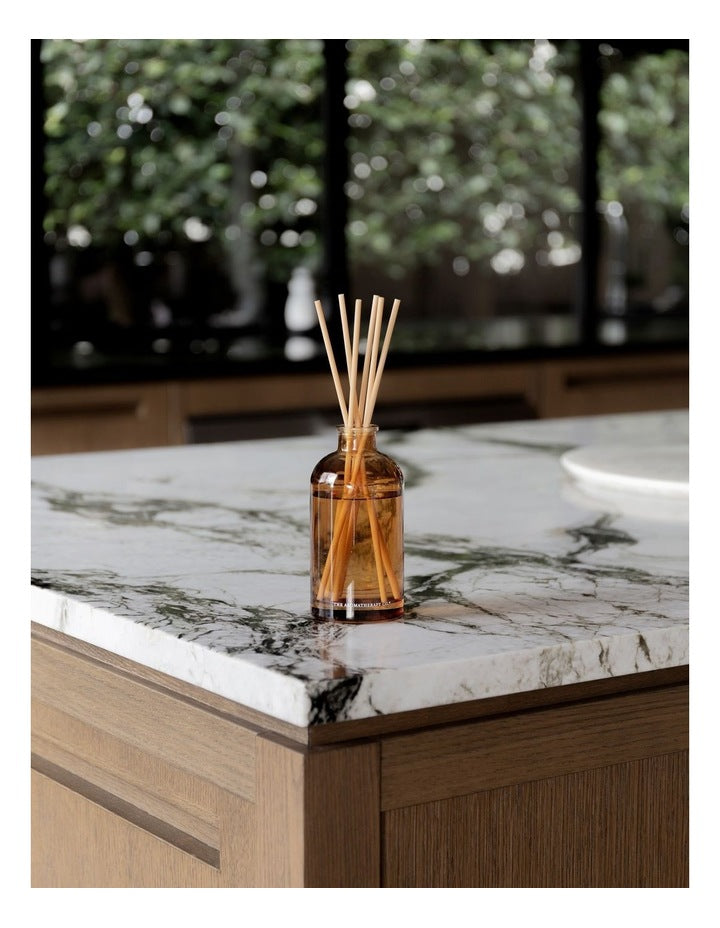 Embrace Vanille & Hazelnut Ambre Diffuser 250ml
