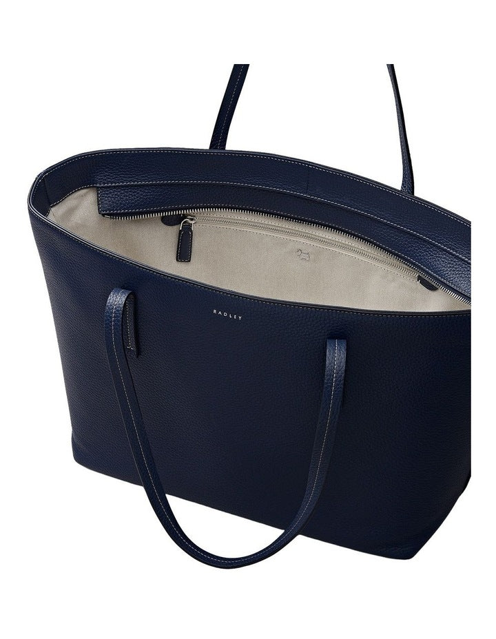 Dukes Place Icon Large Tote Bag in Naval