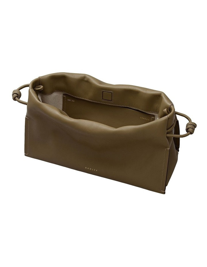 The Roxburgh Medium Shoulder Bag in Acorn