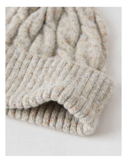 June Cable Beanie in Oatmeal