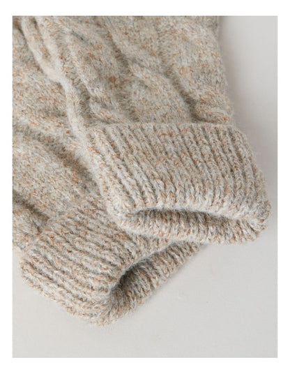 June Cable Gloves in Oatmeal