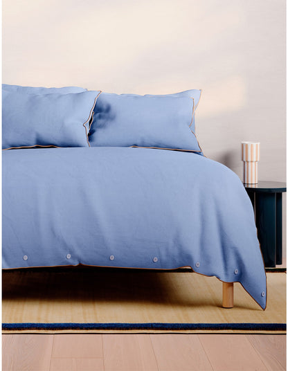 BAYLEY PIPED SINGLE QUILT COVER SET IN CORNFLOWER