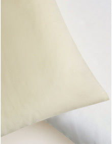 BAYLEY TRAVEL PILLOWCASE SET IN SOFT GREEN