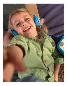 Wired Headphones in Sky Blue