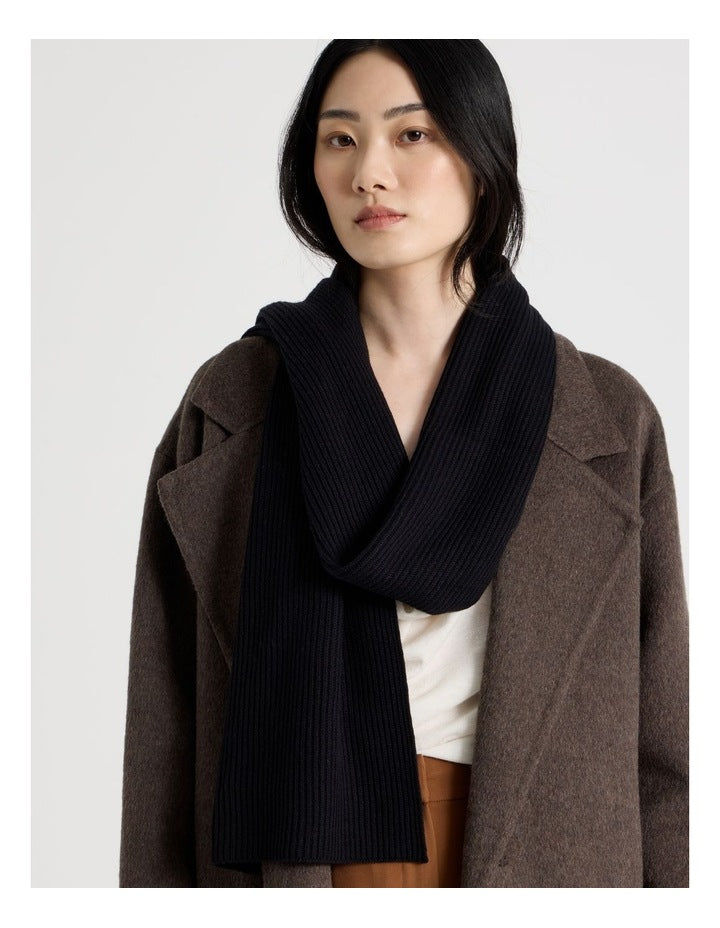 Rib Winter Scarf in Black
