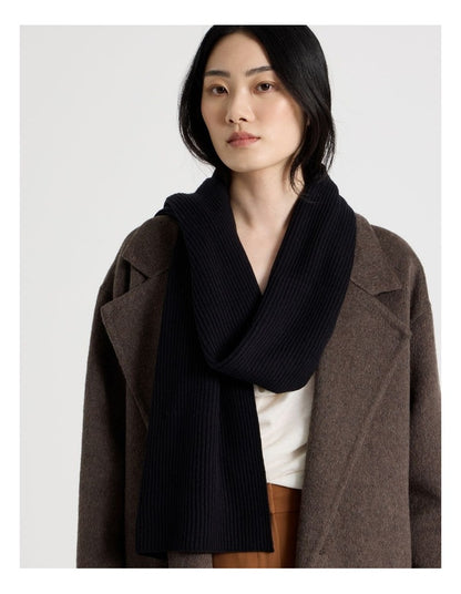 Rib Winter Scarf in Black