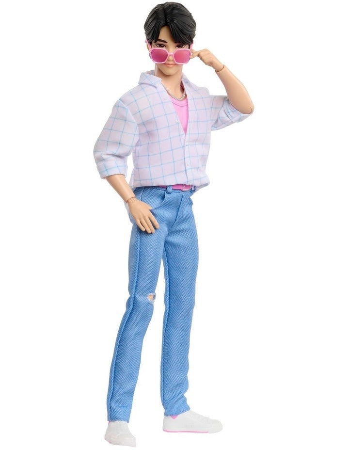 Saja Jinu Fashion Doll in Soda Pop Look with Themed Movie Accessories
