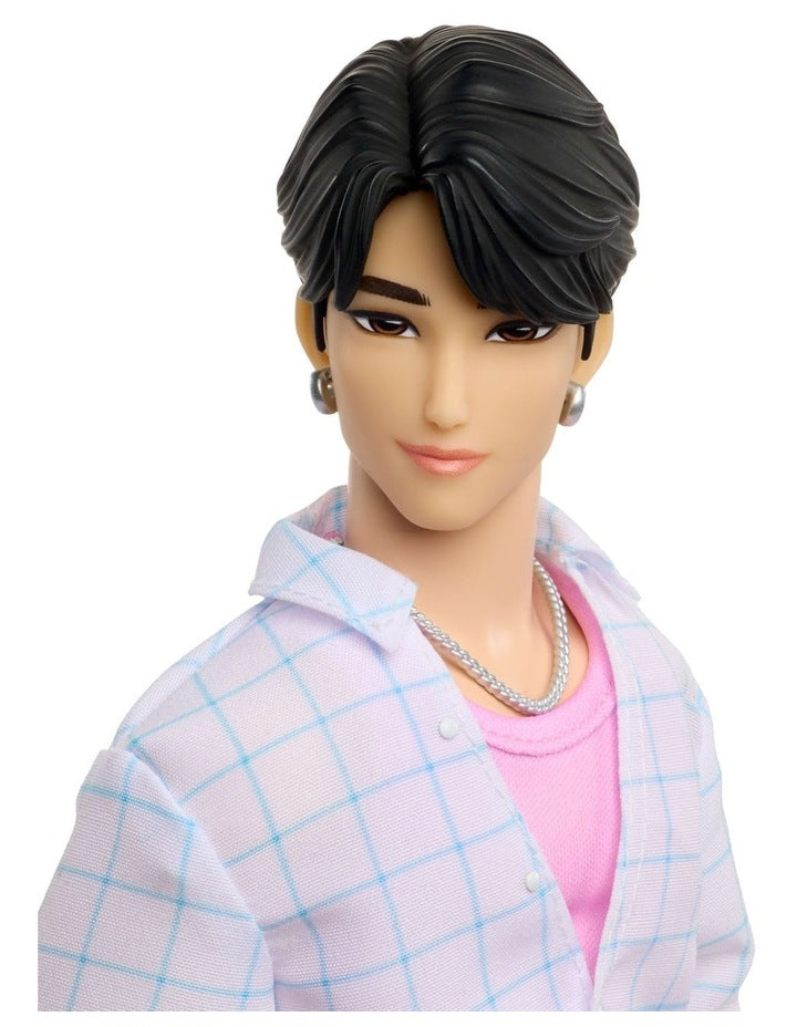 Saja Jinu Fashion Doll in Soda Pop Look with Themed Movie Accessories
