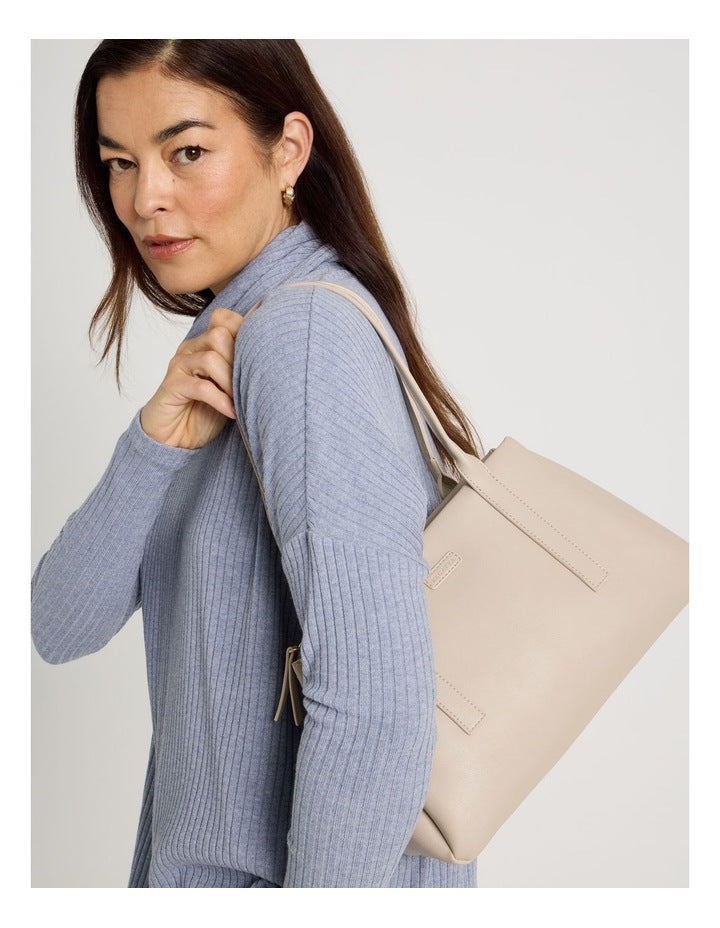 Linda Shoulder Bag in Stone