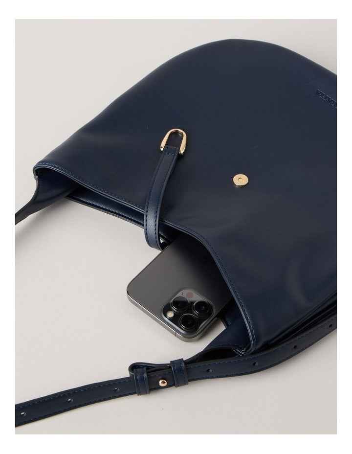 Rye Shoulder Bag in Navy