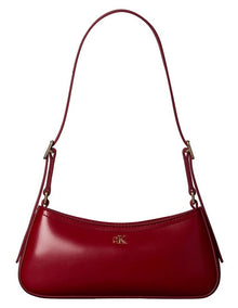 Shoulder Bag in Bordeaux