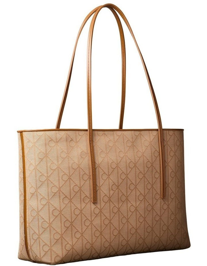 Emblem Aop Tote Bag in Cornstalk