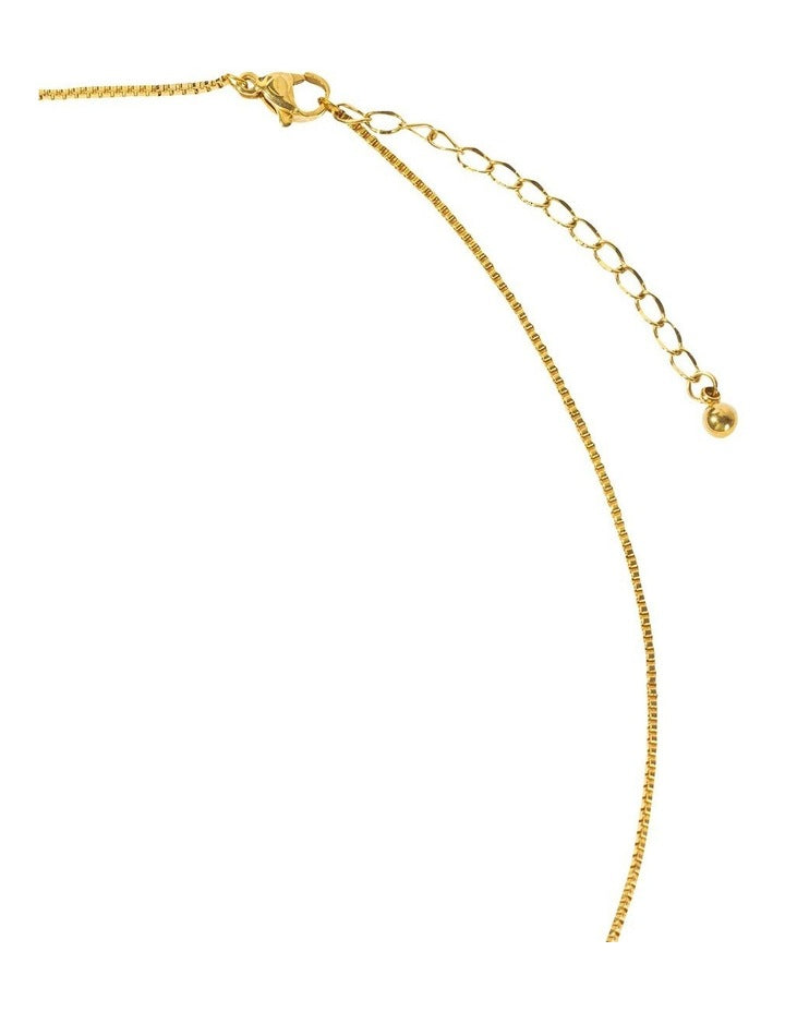 Tiny Flower Necklace in Gold