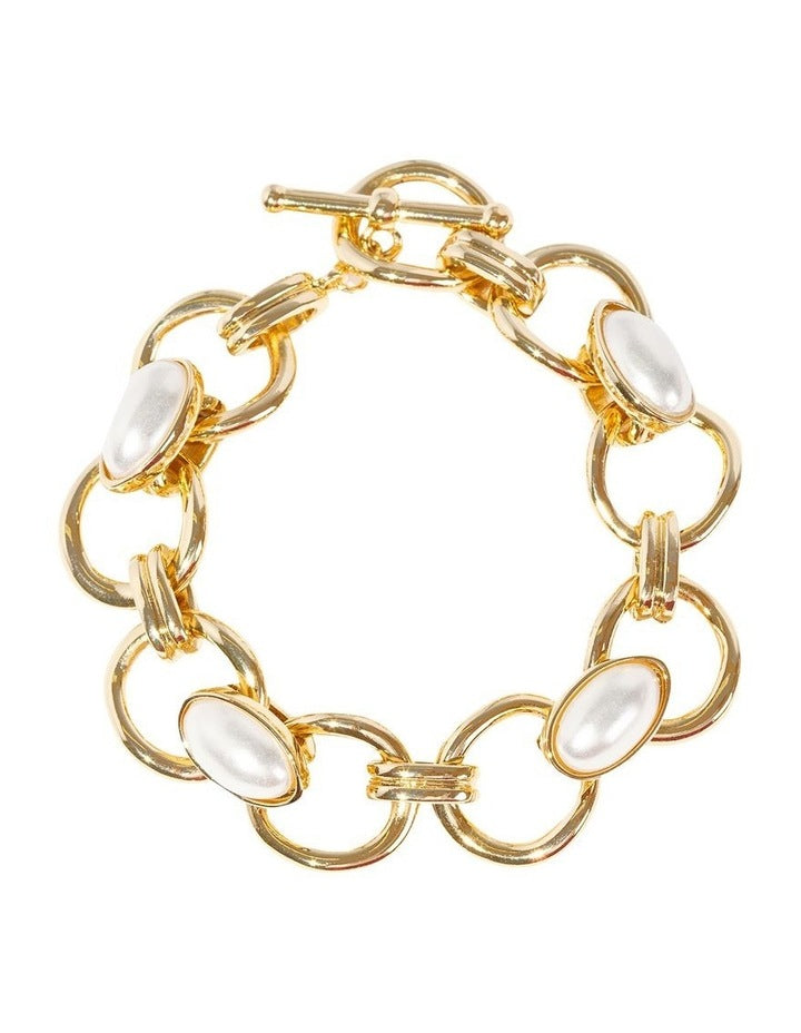 Oval Link Pearl Bracelet in Gold