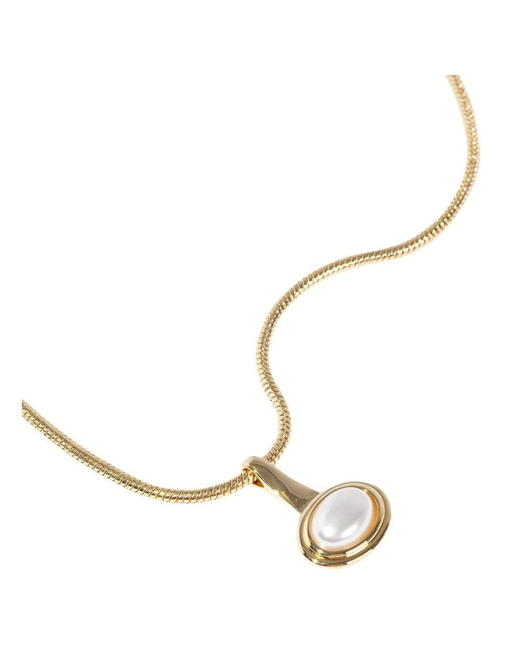 Bezel Pearl Necklace in Gold