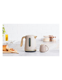 The Soft Top Luxe Kettle BKE735ANB2IAN1 in Almond Nougat Brass