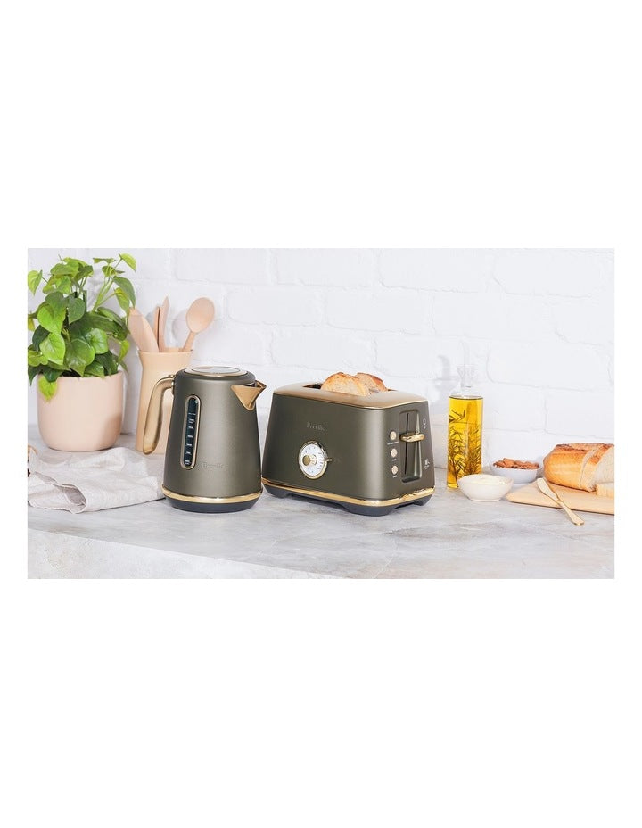 The Soft Top Luxe Kettle in Olive Tapenade Brass BKE735OLB4IAN1