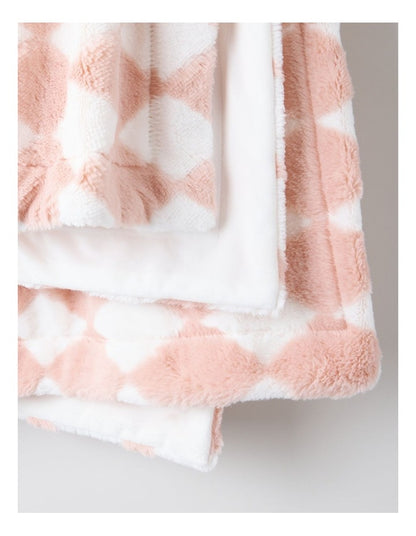 Diamonds Faux Fur Throw in Pink