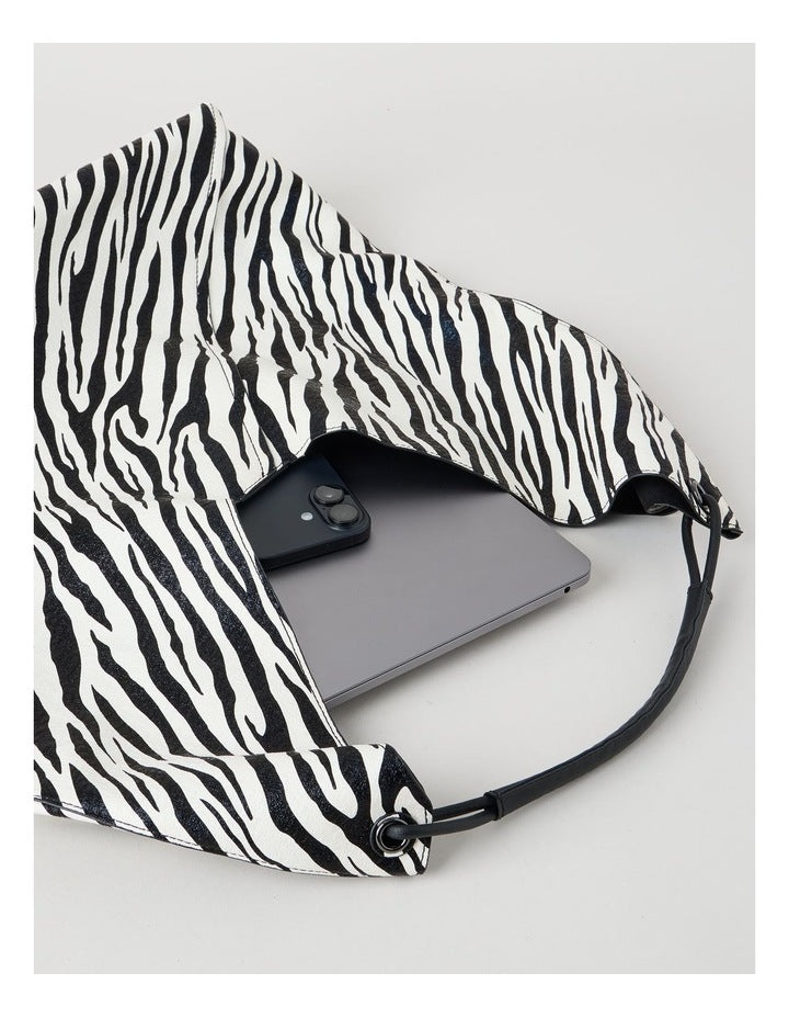Bree Shoulder Bag in Zebra