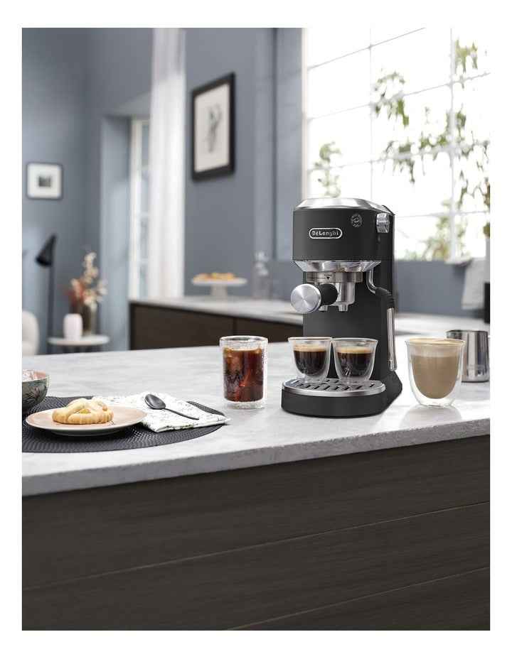 Dedica Duo With Cold Brew Manual Coffee Machine EC890BK in Black