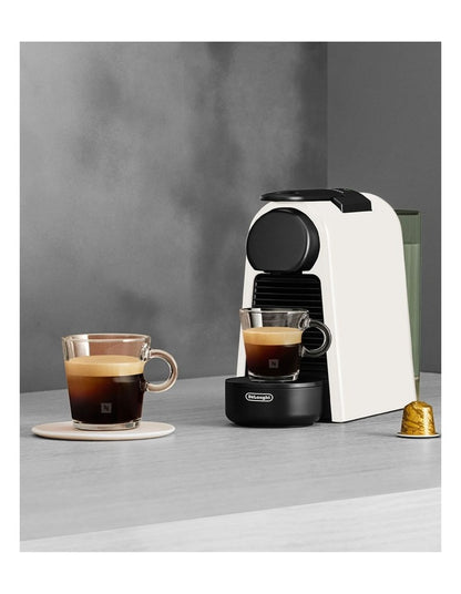 Nespresso Essenza Bundle Mini EN85.WMTAE in White