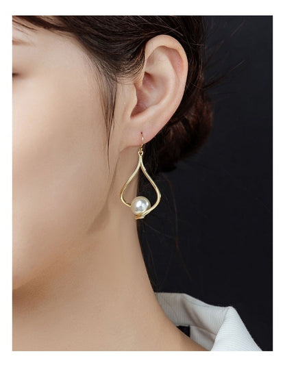 GJEC047M- Swirl drop earrings