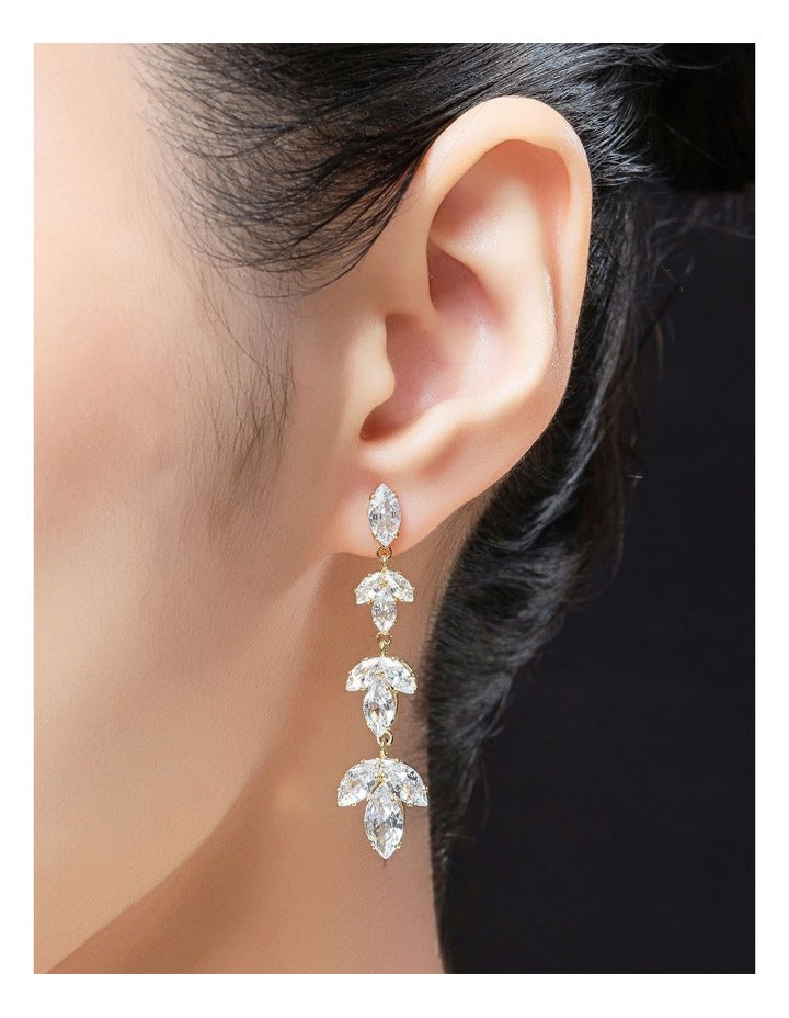 Floral Style Drop Earrings GJEE118M in Gold