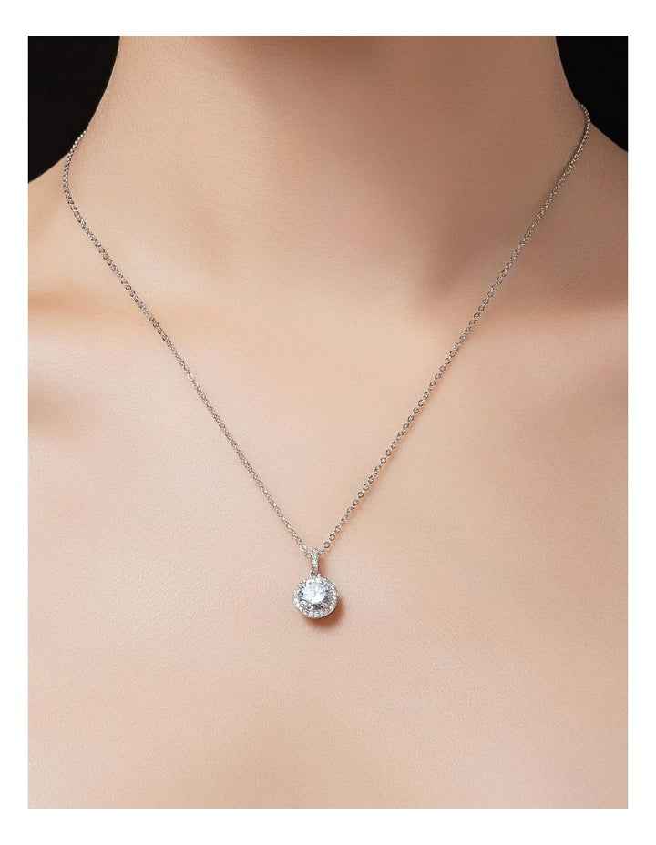 CZ Pendant Chain Necklace GJNE005M in Silver