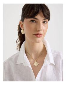 Hammered Pyramid Stud in Gold