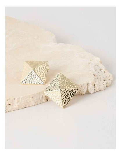 Hammered Pyramid Stud in Gold