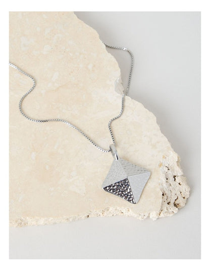 Hammered Pyramid Pendant Necklace in Silver
