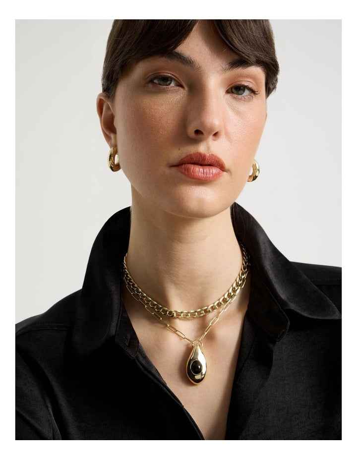 Layered Pendant with Jet Stone in Gold