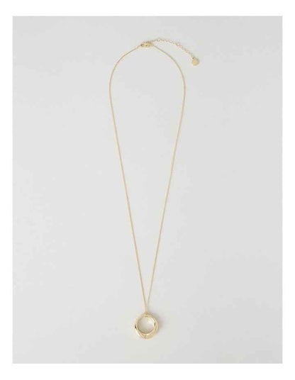 Gold Twist Pendant Necklace
