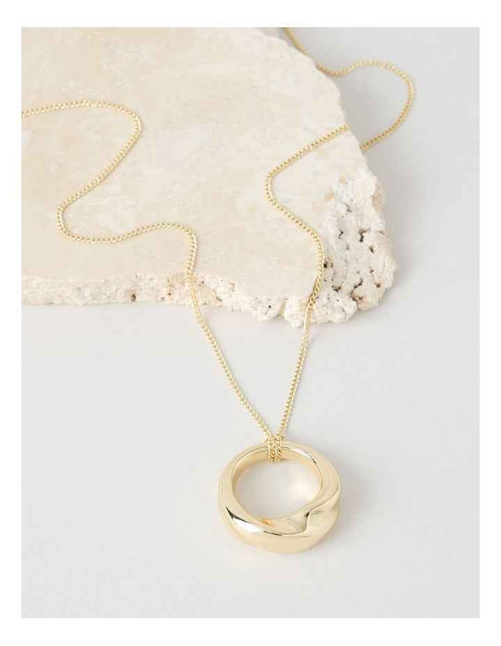 Gold Twist Pendant Necklace