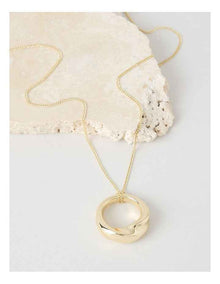 Gold Twist Pendant Necklace