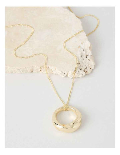 Gold Twist Pendant Necklace
