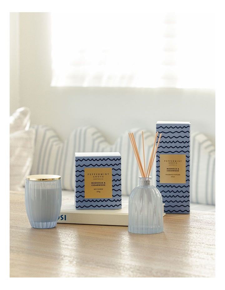 Magnolia Cedarwood Candle 370g