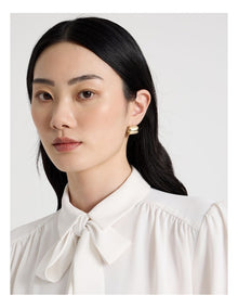Curved Stud Earrings in Gold