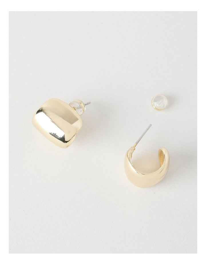 Curved Stud Earrings in Gold