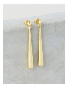 Metal Tear Drop Earring in Gold