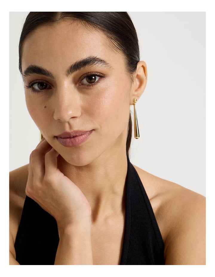 Metal Tear Drop Earring in Gold